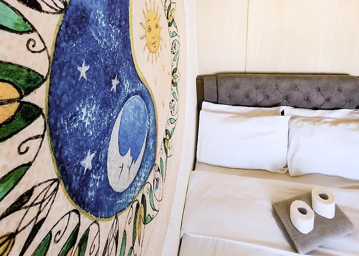 Apartment Boho View 1br In Makati With Netflix