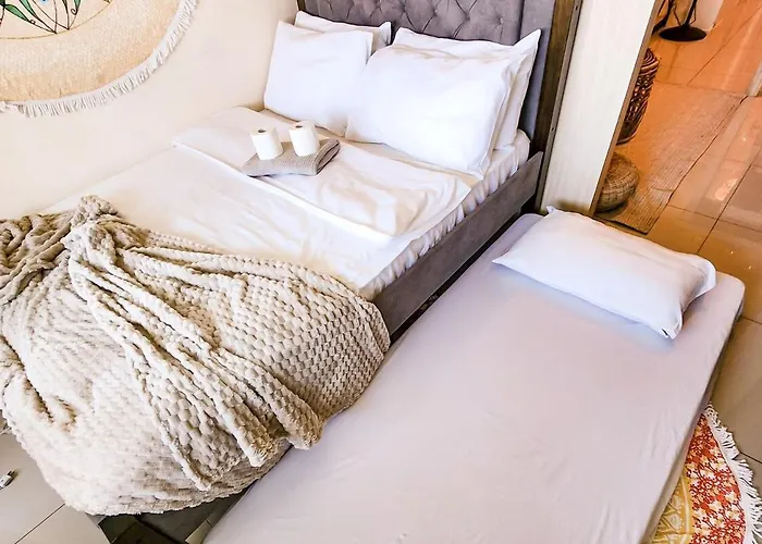 Apartment Boho View 1br In Makati With Netflix *