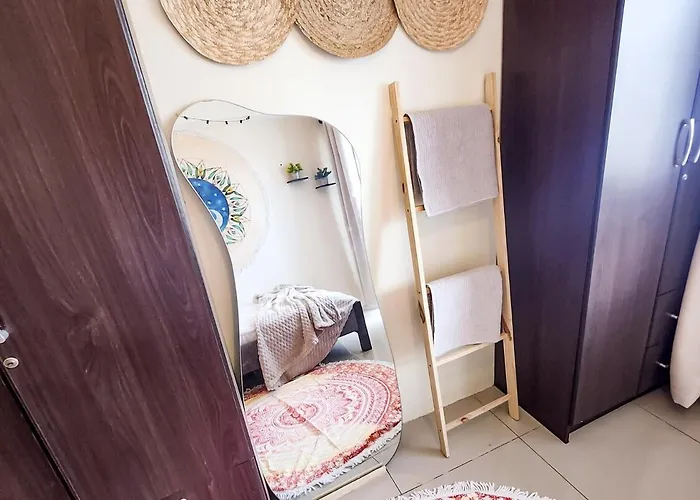 Boho View 1br In Makati With Netflix Apartment *