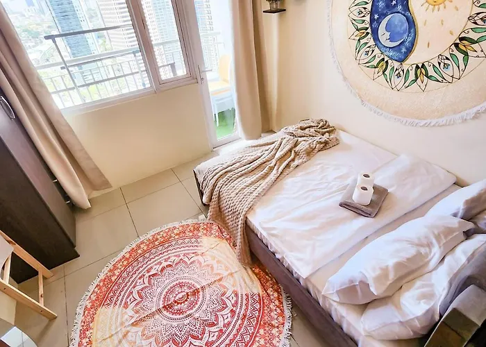 Boho View 1br In Makati With Netflix